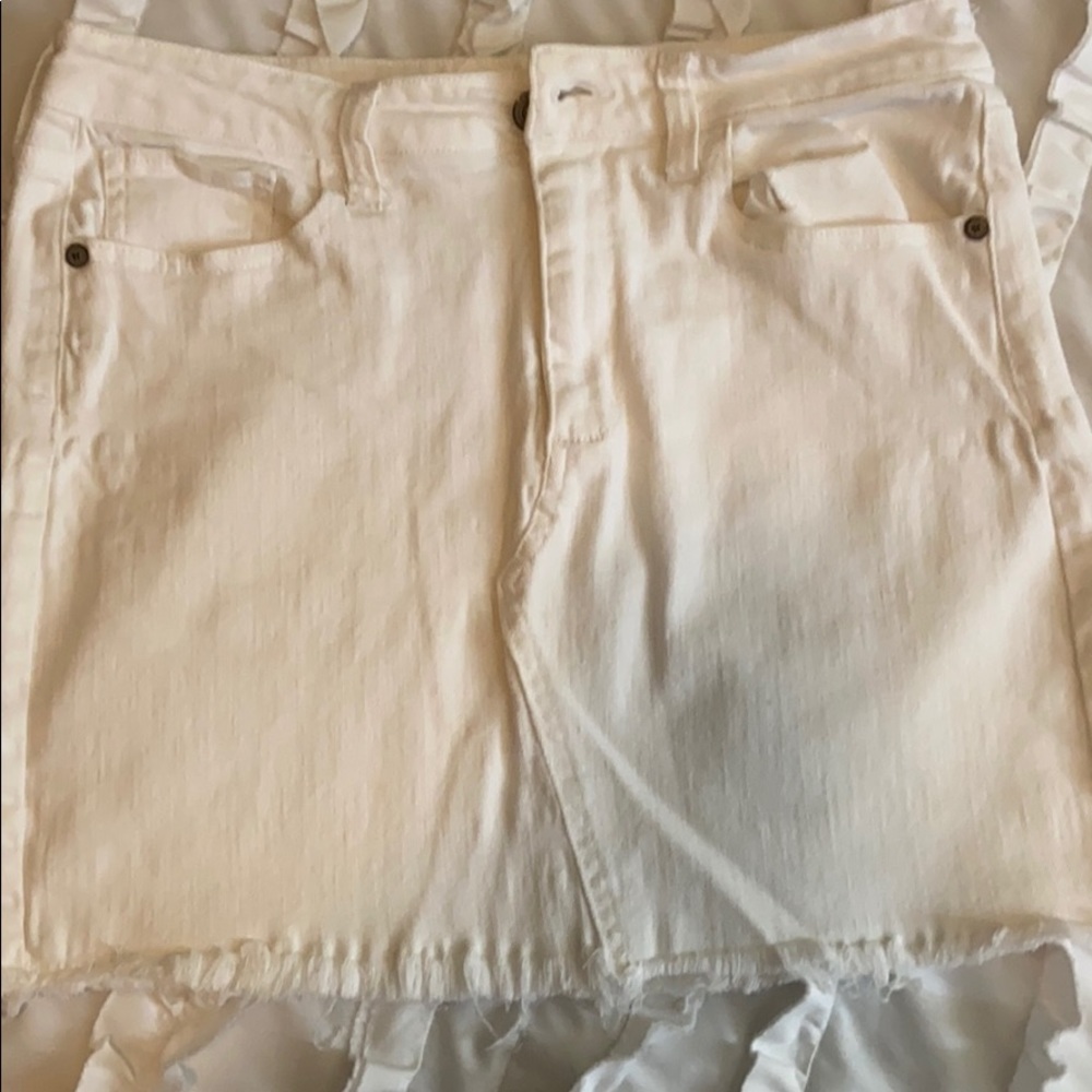 Stretchy White Skirt